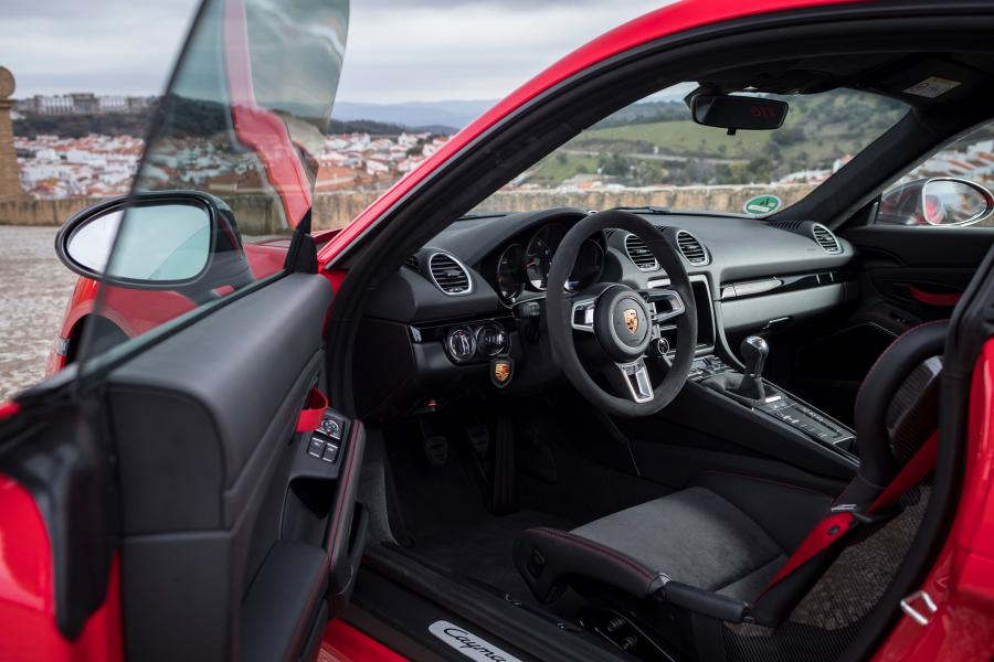 Интерьер Porsche 718 Cayman T (982C) 2019 года  (WW) (фото 55 из 73)